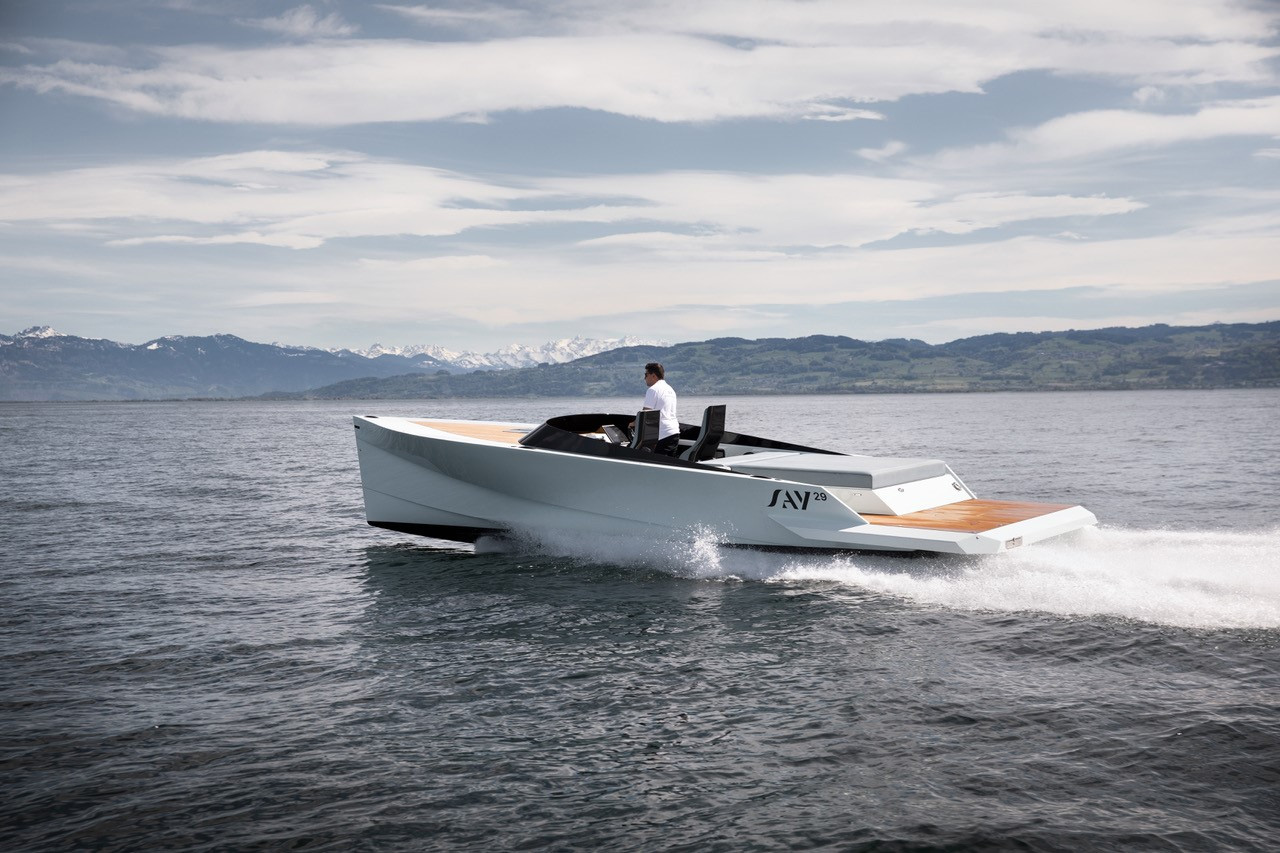Say Carbon Yachts teaming up with Evoy - electric boat motor producer.